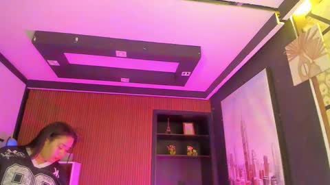 Thalia online show from 03-15-26, 04:40