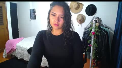    online show from 01-12-25, 12:18