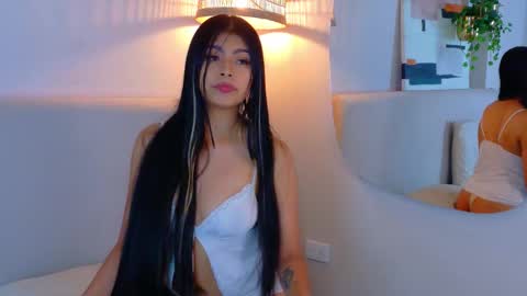 thalianarosse online show from 03-20-26, 04:06