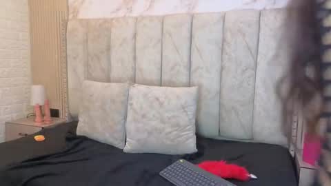 Snapshot of thaliavegas chatting on 05-25-26, 03:34 Thalia online show from 05-25-26, 03:34