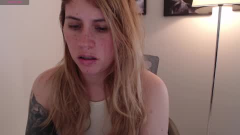 Snapshot of thamarajane1 chatting on 06-05-26, 01:06 online show from 06-05-26, 01:06