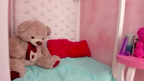 Snapshot of thanier_18 chatting on 02-11-26, 08:14 thanier_18 online show from 02-11-26, 08:14