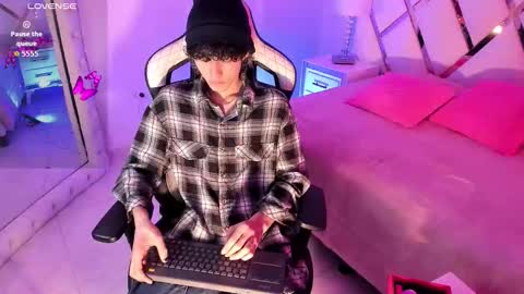 Snapshot of thanier_18 chatting on 02-19-26, 07:32 thanier_18 online show from 02-19-26, 07:32