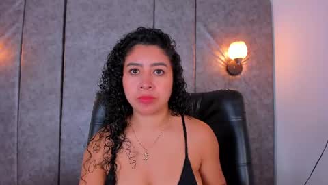 Snapshot of thara_webstter chatting on 07-11-26, 11:46 thara webstter online show from 07-11-26, 11:46