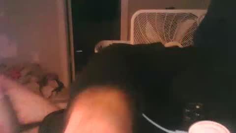 Snapshot of thatdadbod89 chatting on 10-29-25, 07:04 thatdadbod89 online show from 10-29-25, 07:04