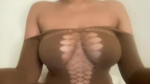 Snapshot of thatgirlmelanie chatting on 08-09-26, 09:09 Melanie online show from 08-09-26, 09:09