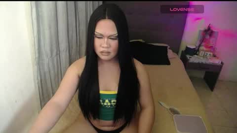 Snapshot of thatgirloctavia chatting on 01-24-25, 09:37 NOEY online show from 01-24-25, 09:37