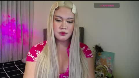 Snapshot of thatgirloctavia chatting on 03-05-25, 10:21 NOEY online show from 03-05-25, 10:21