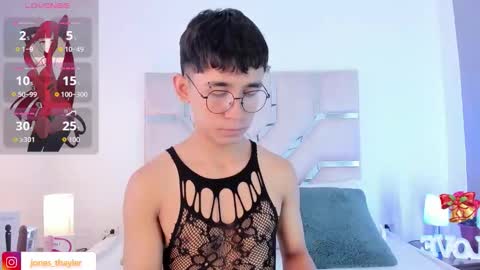 Thayler  online show from 01-08-26, 11:23