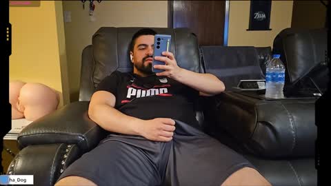 Snapshot of the_alpha_dog_xxx chatting on 01-18-25, 01:52 the_alpha_dog_xxx online show from 01-18-25, 01:52