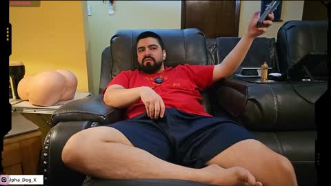 Snapshot of the_alpha_dog_xxx chatting on 01-23-25, 06:45 the_alpha_dog_xxx online show from 01-23-25, 06:45