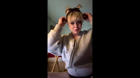 Snapshot of the_arctic_beaty chatting on 02-27-26, 02:44 the_arctic_beaty online show from 02-27-26, 02:44