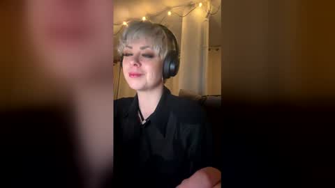 Snapshot of the_arctic_beaty chatting on 03-01-26, 10:45 the_arctic_beaty online show from 03-01-26, 10:45