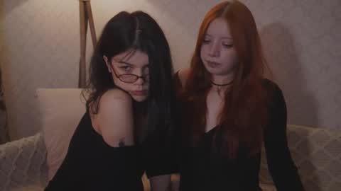 EllaLyn online show from 10-12-25, 08:08