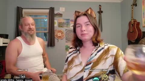 Snapshot of the_happy_space chatting on 06-08-26, 12:14 MATERNITY LEAVE online show from 06-08-26, 12:14