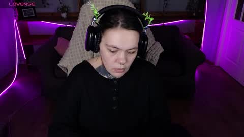 Snapshot of the_ice_owl chatting on 04-19-26, 03:00 the_ice_owl online show from 04-19-26, 03:00