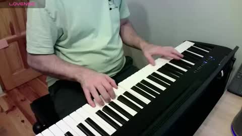 Stephan 34  Cassandra 25 online show from 02-20-26, 02:06