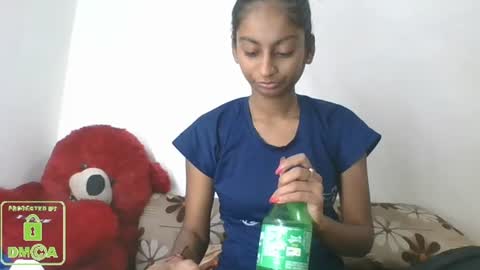 Snapshot of the_right_girl chatting on 12-25-24, 06:20 Suzan Sexy online show from 12-25-24, 06:20