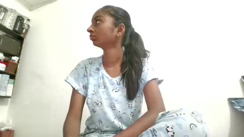 Snapshot of the_right_girl chatting on 09-27-25, 04:39 Suzan Sexy online show from 09-27-25, 04:39