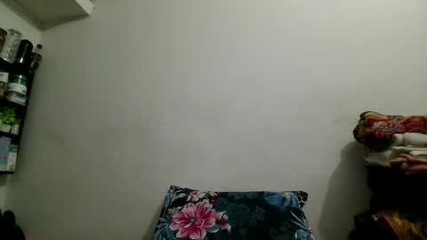 Snapshot of the_right_girl chatting on 10-19-25, 04:51 Suzan Sexy online show from 10-19-25, 04:51