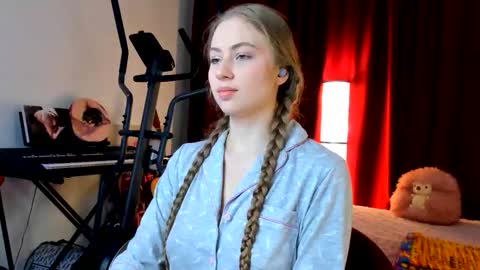 Ally    STREAMING ON TWITCH NOW Check my Twitter for updates online show from 09-16-25, 10:33