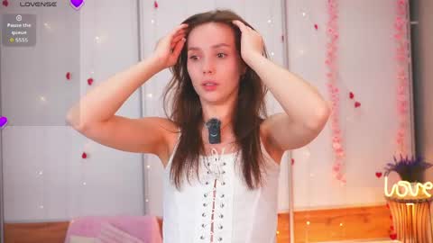 Snapshot of the_truewoman_show chatting on 05-23-26, 03:45 My name is Cynthia and Im very happy to see you in my sweet room online show from 05-23-26, 03:45