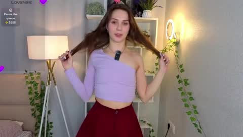 Snapshot of the_truewoman_show chatting on 05-29-26, 03:15 My name is Cynthia and Im very happy to see you in my sweet room online show from 05-29-26, 03:15