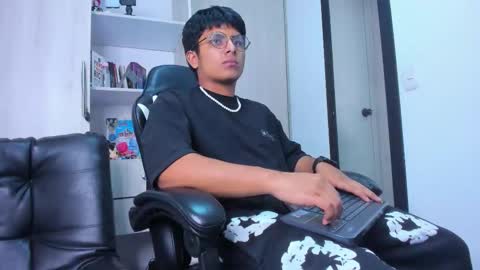 Danny online show from 12-18-25, 03:23