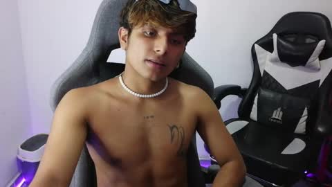 Snapshot of the_weed_guys chatting on 05-10-26, 01:11 Danny online show from 05-10-26, 01:11