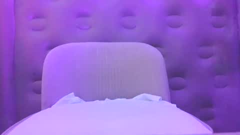 Snapshot of the_zy79 chatting on 03-19-26, 05:33 the_zy79 online show from 03-19-26, 05:33