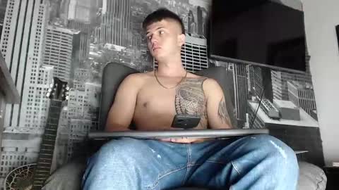 Snapshot of theangelmiguel chatting on 12-19-24, 04:34 Miguel Angel online show from 12-19-24, 04:34