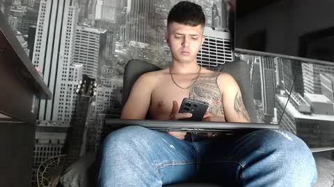 Snapshot of theangelmiguel chatting on 12-19-24, 10:45 Miguel Angel online show from 12-19-24, 10:45