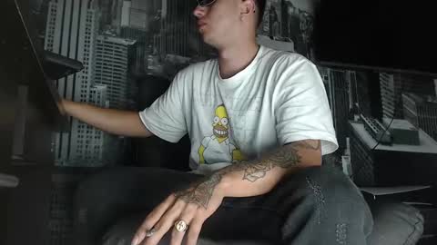 Snapshot of theangelmiguel chatting on 01-06-25, 04:26 Miguel Angel online show from 01-06-25, 04:26