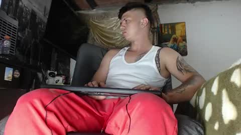 Snapshot of theangelmiguel chatting on 02-10-25, 03:24 Miguel Angel online show from 02-10-25, 03:24