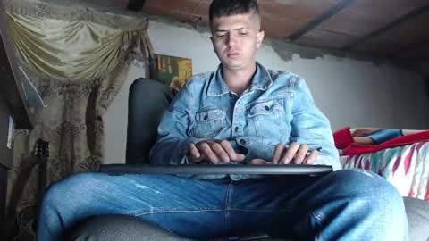 Snapshot of theangelmiguel chatting on 02-23-25, 07:33 Miguel Angel online show from 02-23-25, 07:33