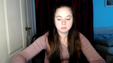 raissa online show from 10-06-25, 01:52