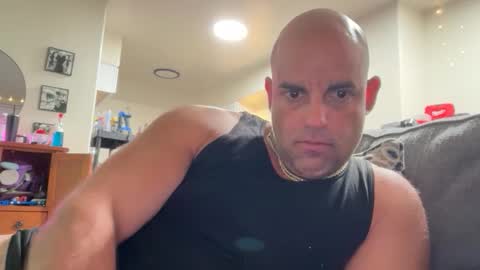 Snapshot of thebuzz777 chatting on 10-31-25, 12:06 theBuzz777 online show from 10-31-25, 12:06