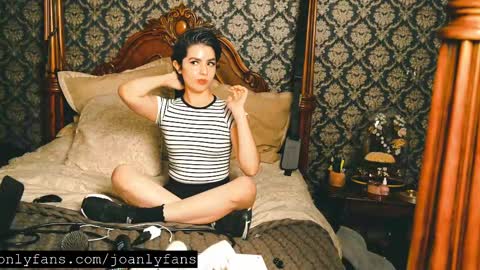 Snapshot of thecamwoman chatting on 09-13-25, 11:59 Joan online show from 09-13-25, 11:59