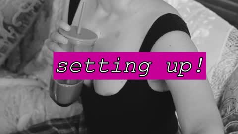 Snapshot of thecamwoman chatting on 09-19-25, 07:25 Joan online show from 09-19-25, 07:25