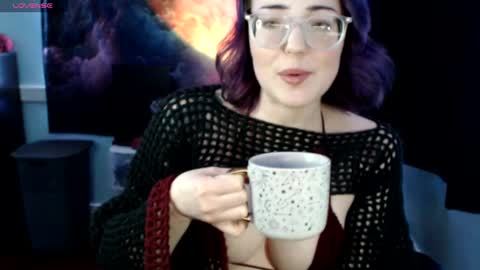 Snapshot of thedaisymoon chatting on 02-26-25, 04:36 thedaisymoon online show from 02-26-25, 04:36