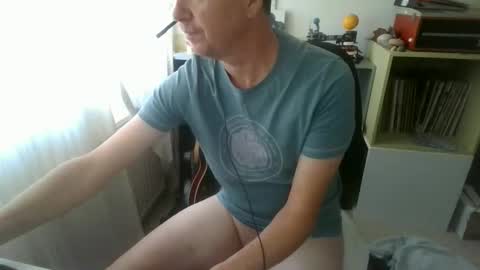 Snapshot of theericshow chatting on 09-25-25, 09:13 theericshow online show from 09-25-25, 09:13