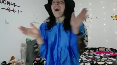 TheFarmergirl online show from 10-31-25, 05:25