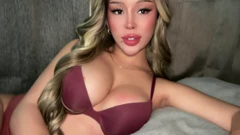 Elle  dont forget to folloW me and thumbs up online show from 07-14-26, 11:05
