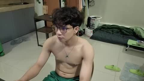 Green online show from 04-17-26, 09:23