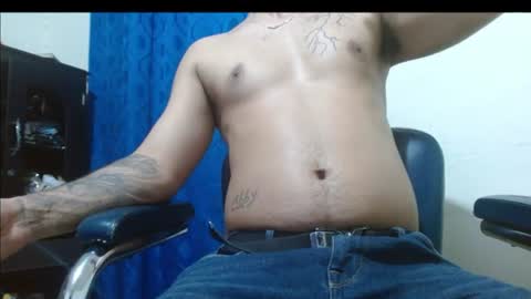 Snapshot of thehousedog chatting on 06-27-26, 01:54 thehousedog online show from 06-27-26, 01:54