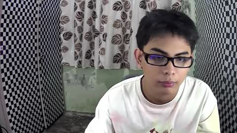 Snapshot of thehugecomeback chatting on 12-02-24, 09:45 Xerxis online show from 12-02-24, 09:45