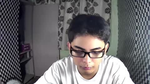 Snapshot of thehugecomeback chatting on 12-05-24, 11:49 Xerxis online show from 12-05-24, 11:49