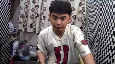 Snapshot of thehugecomeback chatting on 01-28-25, 05:56 Xerxis online show from 01-28-25, 05:56