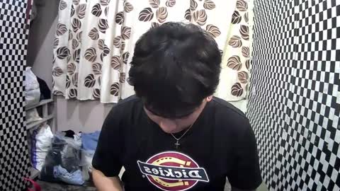 Snapshot of thehugecomeback chatting on 01-30-25, 07:26 Xerxis online show from 01-30-25, 07:26