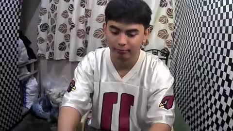 Snapshot of thehugecomeback chatting on 01-31-25, 05:21 Xerxis online show from 01-31-25, 05:21